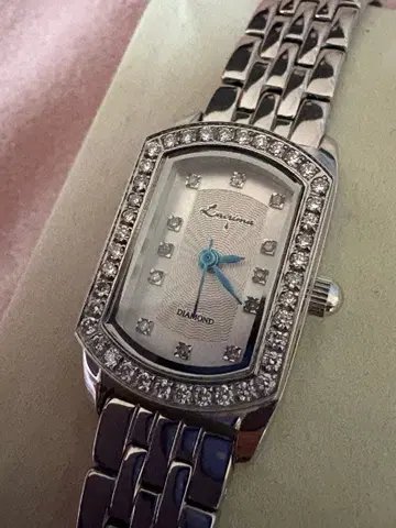 최종 가격 인하 라쿠리마 다이아몬드 손목시계 여성용 액세서리