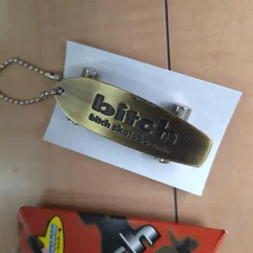 [ 당시 물품 ] bitch skateboards 키링