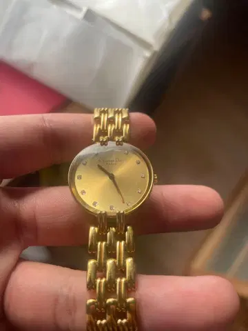 골드 쿼츠 손목시계 다이아몬드 장식