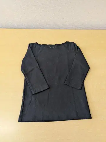 에네스베 블랙 7부 소매 상의