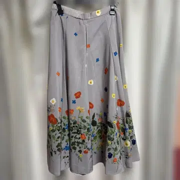 꽃무늬 플레어 스커트