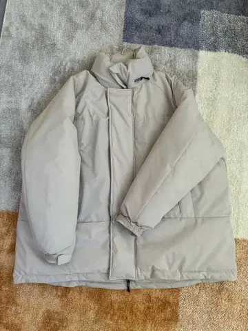 차오패닉 베이지 다운 자켓 M 사이즈