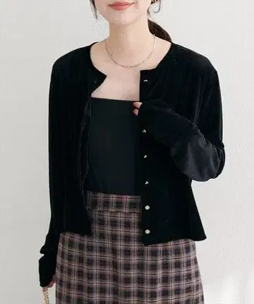 natural conture 크루넥 시어 벨로아 가디건 블랙