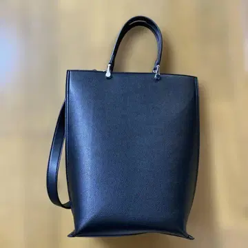 PLST 블랙 가죽 토트백