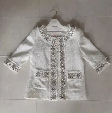 에밀리아 위즈 자켓