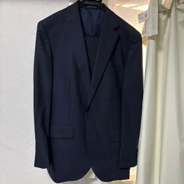 HILTON 네이비 스트라이프 비즈니스 정장 A21V5311