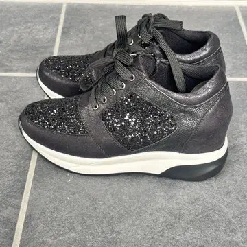 새상품 muum 무움 XJ151 글리터 인솔 스니커즈 블랙 23cm