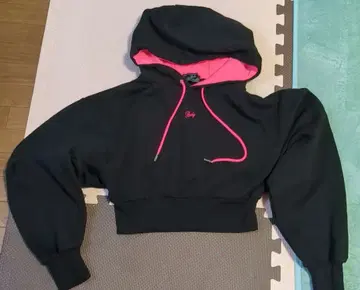 Rady 블랙 핑크 크롭 후드티 M