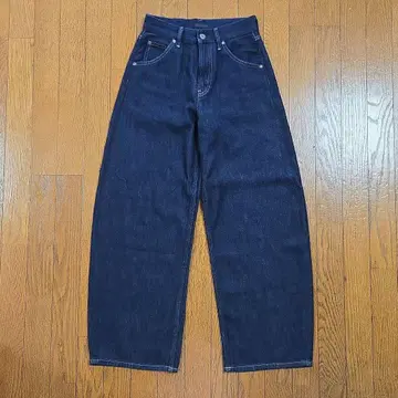 UNIQLO 배기 커브 진스 (기장 짧음) 네이비 22