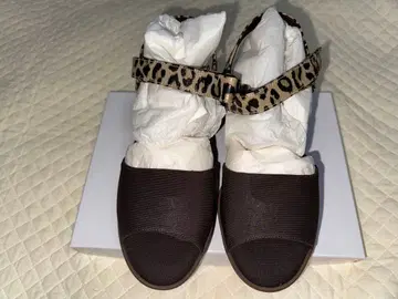 [ 새상품 ] EIZO 브라운 레오파드 무늬 스트랩 샌들 24cm