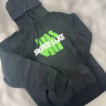 UNDEFEATED 언디피티드 속기모 후드티 M 미사용