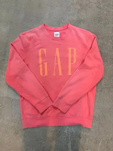GAP 핑크 로고 크루넥 맨투맨