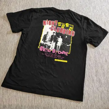 게스의 극민 오토메 나이트 러빙 2024 T셔츠 L 사이즈