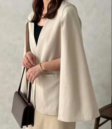 새상품급 슬릿 케이프 자켓 체형 커버