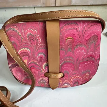 이탈리아제 핸드메이드 가죽 미니백 먹물 무늬