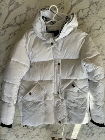 RVCA 후드 부착 화이트 다운 자켓