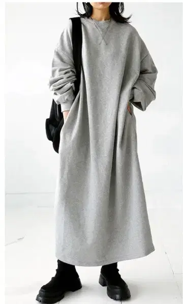 안티카 맨투맨 원피스