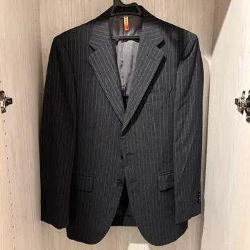 SOVEREIGN 다크 그레이 스트라이프 비즈니스 정장 여름용