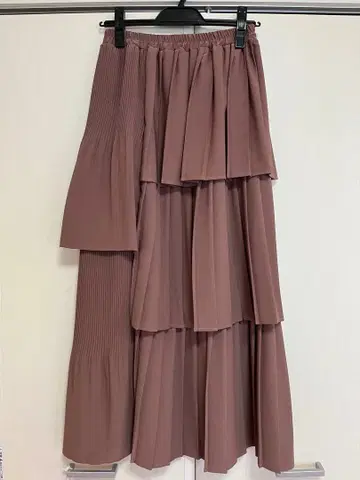 이네드클라로 핑크 브라운 플리츠 롱 스커트