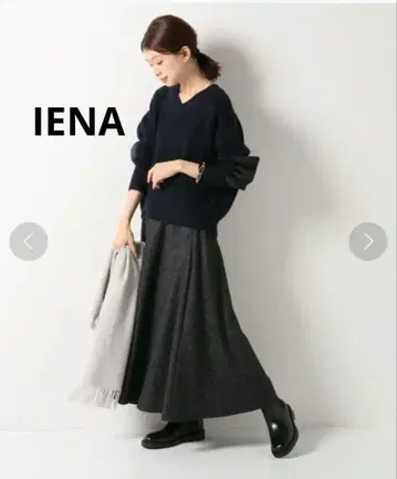 [ 새상품급 ] IENA 엘르 엘보 패치 V넥 풀오버 니트 프리 사이즈