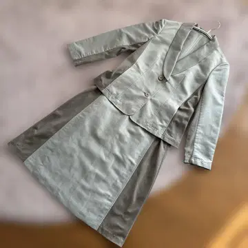 CECI OU CELA 그레이 스커트 셋업