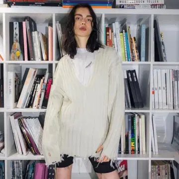 [ PERVERZE ] V넥 크러쉬 니트