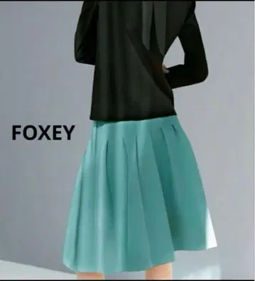 미사용 새상품 택 없음 폭시 로레인 플레어 스커트 블루 38