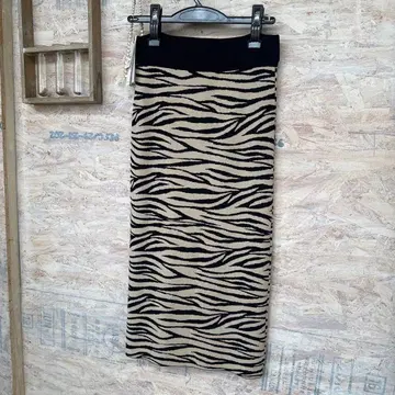 미사용 새상품 스콧 클럽 구매 FENNEL 타이트 스커트 9호