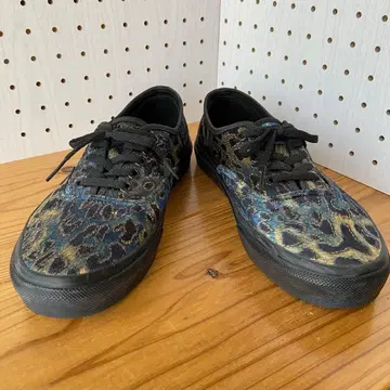 VANS 오센틱 벨벳 레오파드 블루/블랙