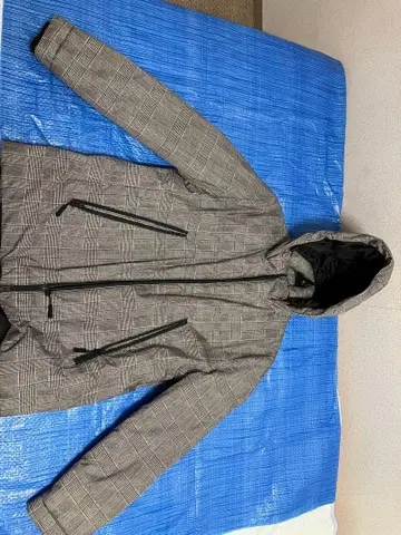 후드 부착 체크 무늬 자켓