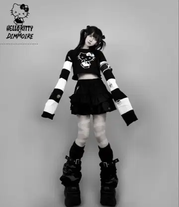 [ HELLO KITTY x DimMoire ] 줄무늬 데미지 니트