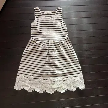 A.G. 스트라이프 슬리브리스 원피스