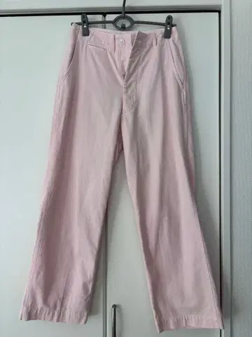 핑크 치노 팬츠 4개 버튼 뒷 포켓