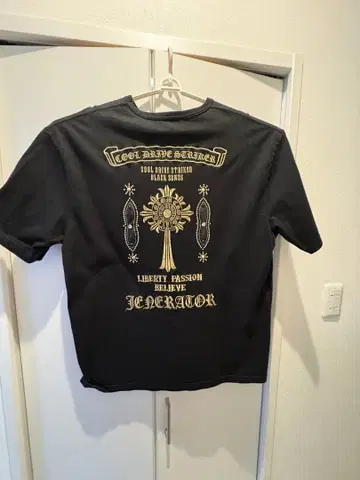 빅 사이즈 4L 블랙과 골드 T셔츠