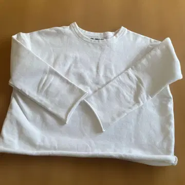 R&D 화이트 크루넥 맨투맨