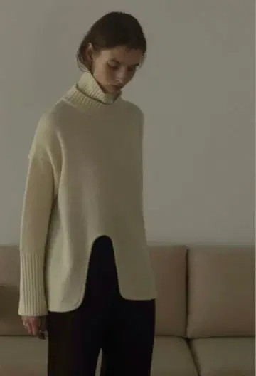 MANOF FRONT ARCH TURTLE KNIT