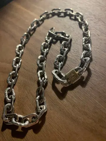 AMBUSH 자물쇠 패드락 목걸이