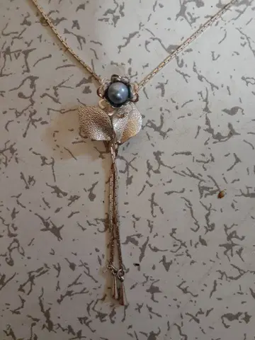 꽃과 파란 펄의 롱 목걸이