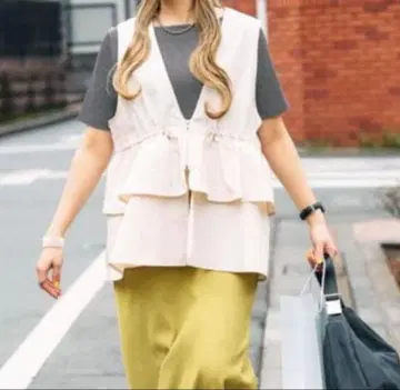 LEPSIM 소매는 기획 개더 2way 베스트 아이보리