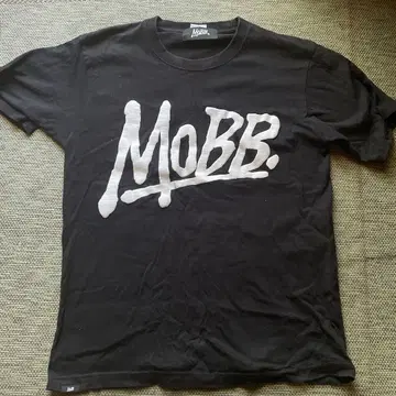 MoBB 블랙 T셔츠