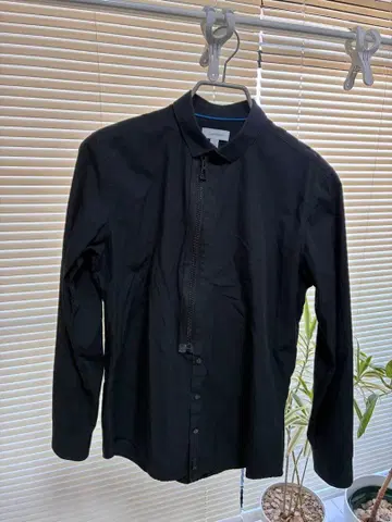 블랙 긴팔 지퍼 셔츠