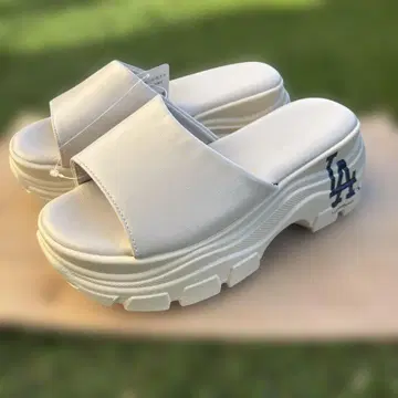 MLB LA 샌들 23cm