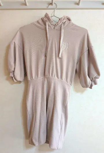 evelyn 후드 부착 리브 소재 미니 원피스