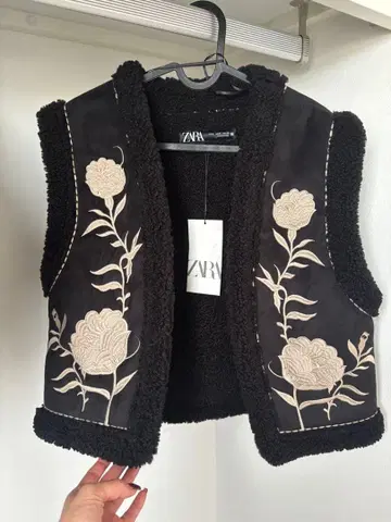 ZARA 자수 보아 베스트