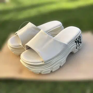 MLB NY 샌들 23cm