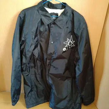 VOLCOM 블랙 플리스 안감 자켓