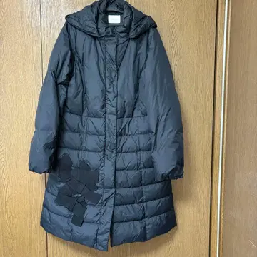 로즈 티아라 롱 다운 코트 블랙