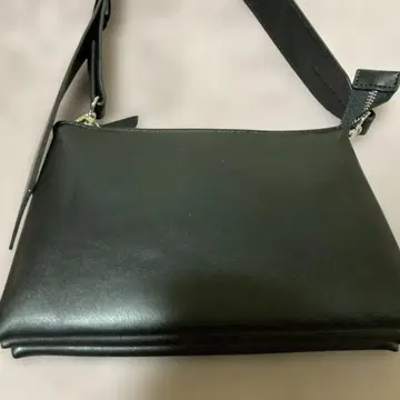 KBF 숄더백 블랙 가죽