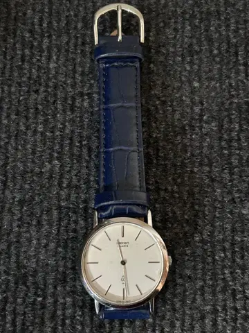 SEIKO 아날로그 시계 샤리오 43-0240 실버/네이비