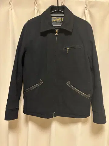 쿠티 프로덕션 블랙 자켓 쿠티